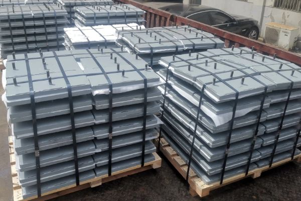 礦山機械陶瓷耐磨板