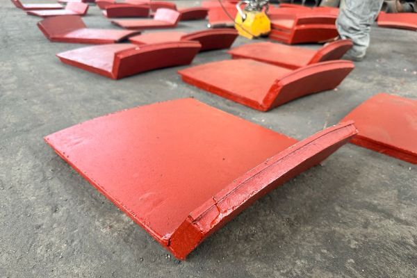 鑄造雙金屬復合耐磨襯板廠家